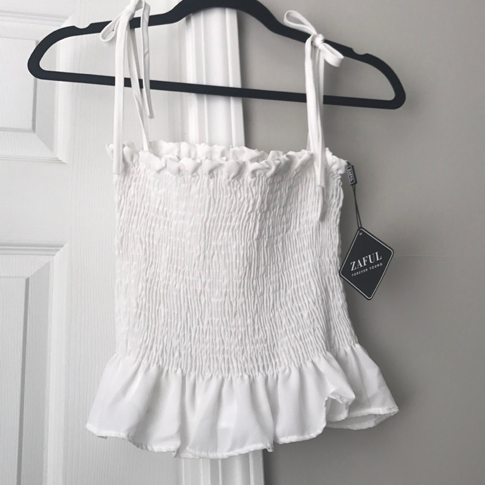 White Scrunched Ruffle Top - Picture 2 of 3